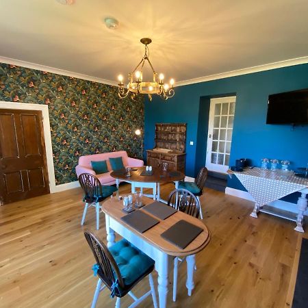 East Llanteg Guest House แอมรอธ ภายนอก รูปภาพ