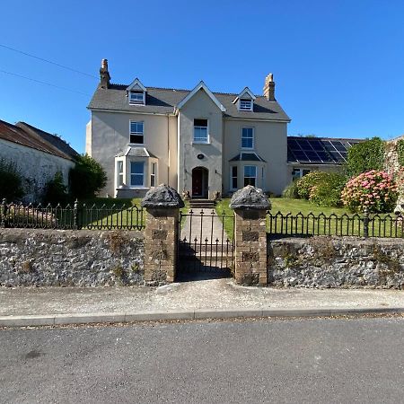 East Llanteg Guest House แอมรอธ ภายนอก รูปภาพ