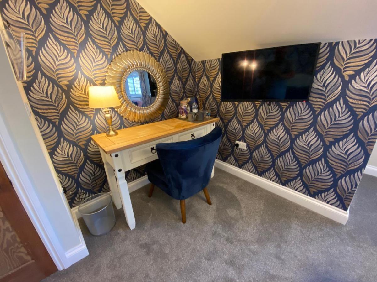 East Llanteg Guest House แอมรอธ ภายนอก รูปภาพ