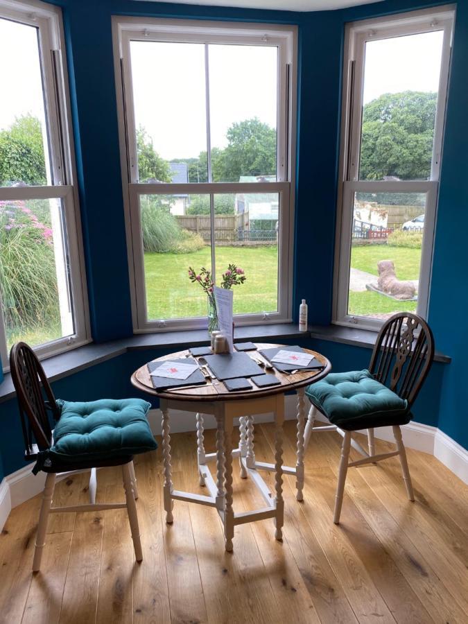East Llanteg Guest House แอมรอธ ภายนอก รูปภาพ