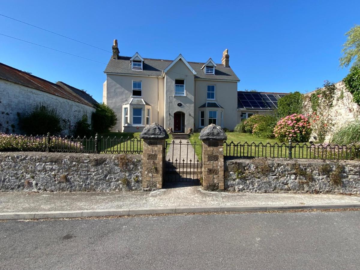 East Llanteg Guest House แอมรอธ ภายนอก รูปภาพ